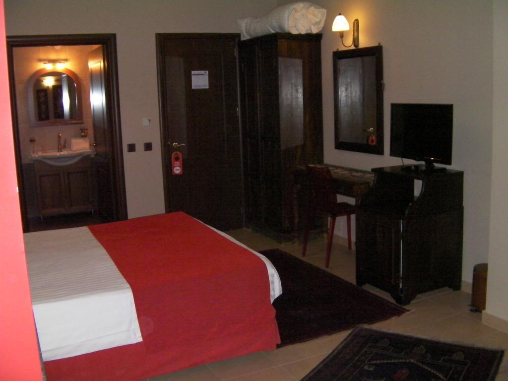Pandion Luxury Boutique Hotel & Suites With Spa ネオコリ エクステリア 写真