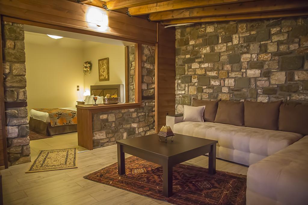 Pandion Luxury Boutique Hotel & Suites With Spa ネオコリ エクステリア 写真