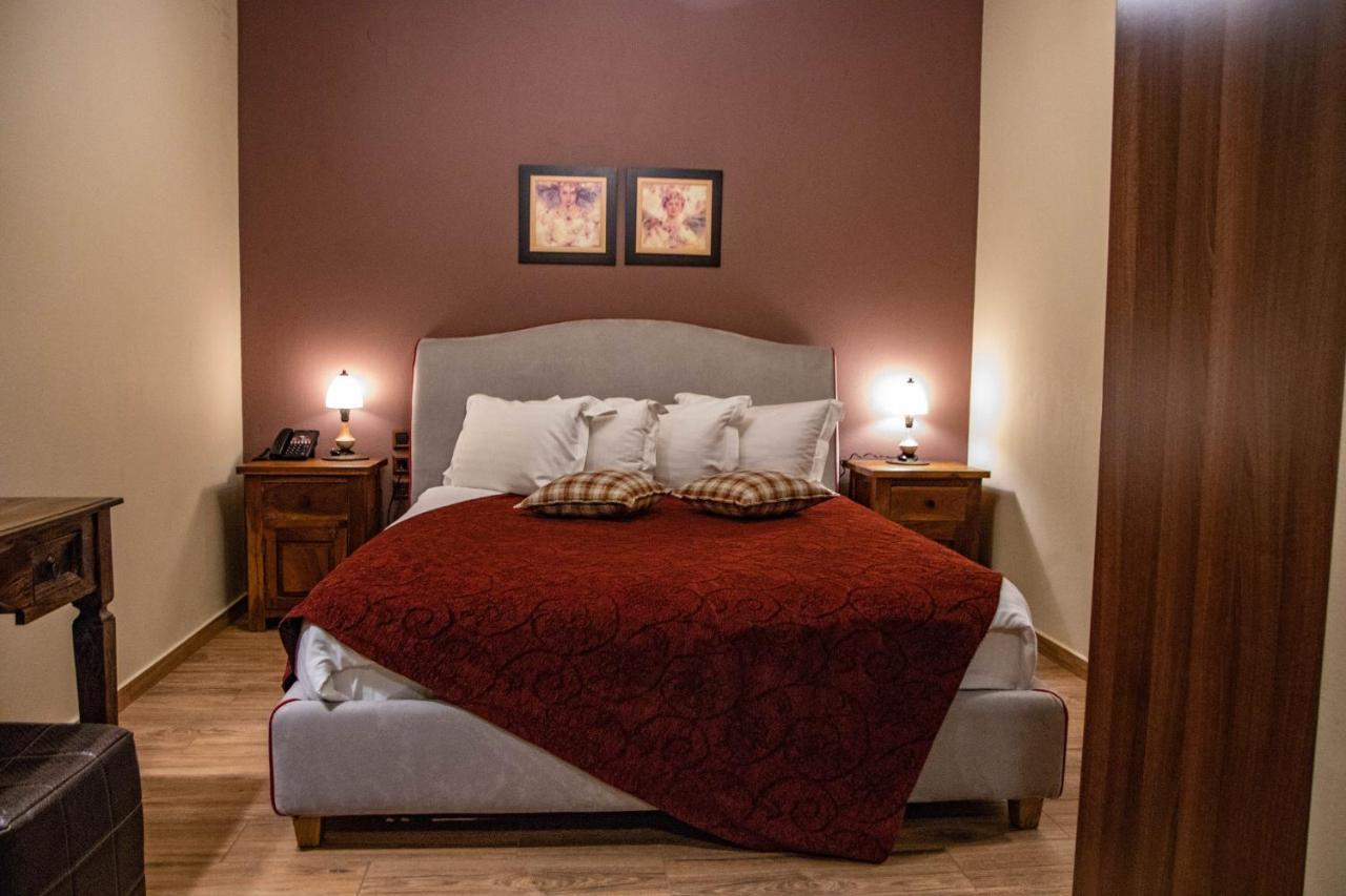 Pandion Luxury Boutique Hotel & Suites With Spa ネオコリ エクステリア 写真